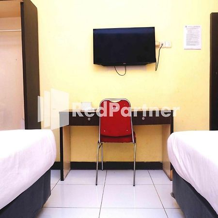Hotel Permata Makassar Mitra Reddoorz Balangberu Екстер'єр фото