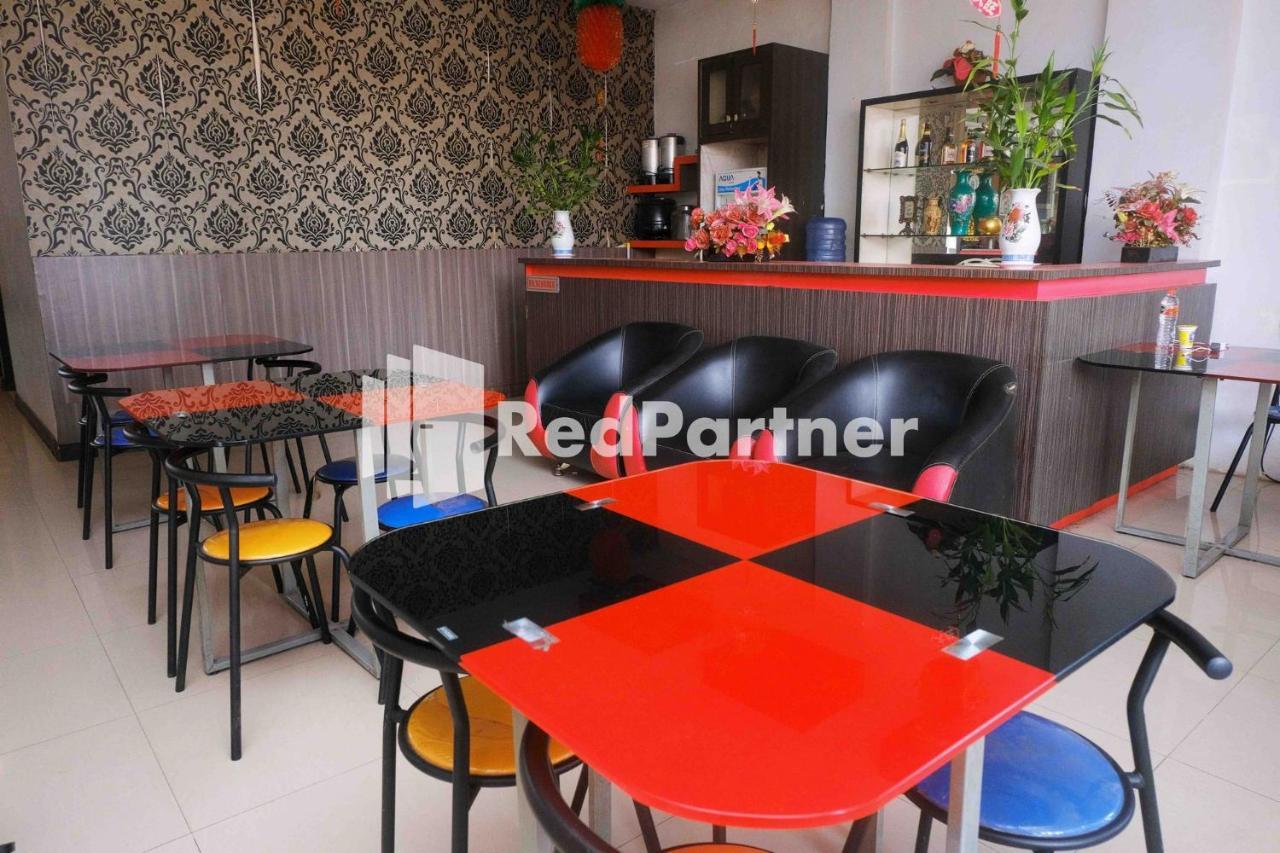 Hotel Permata Makassar Mitra Reddoorz Balangberu Екстер'єр фото