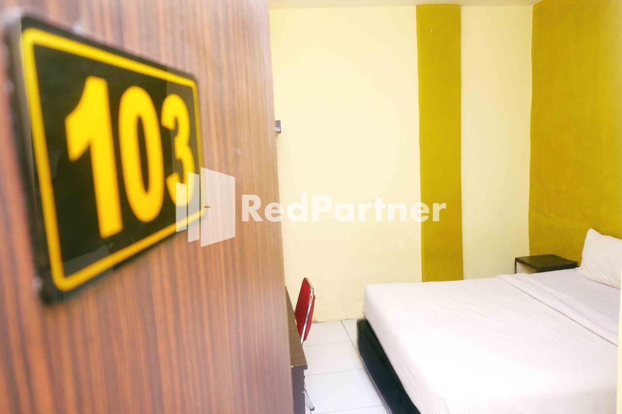 Hotel Permata Makassar Mitra Reddoorz Balangberu Екстер'єр фото
