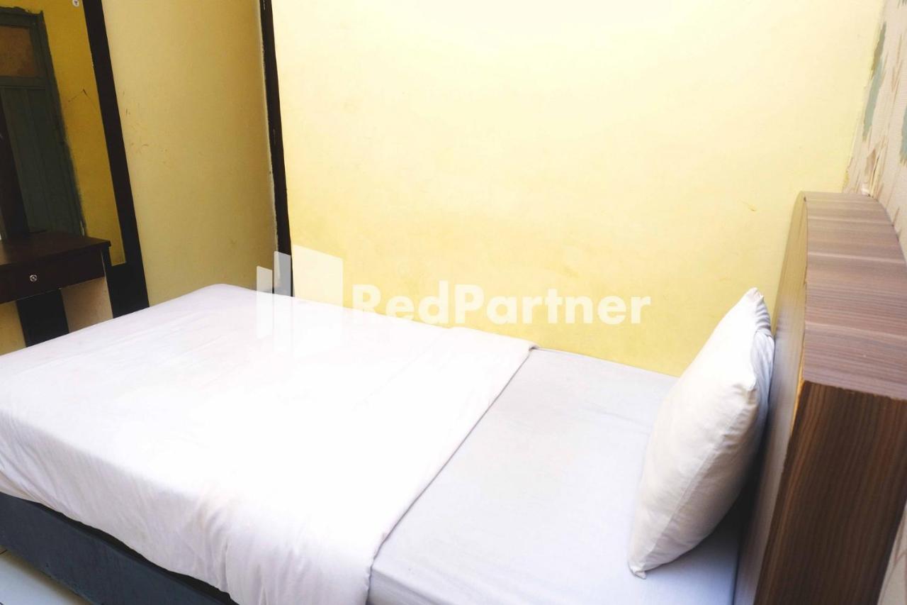 Hotel Permata Makassar Mitra Reddoorz Balangberu Екстер'єр фото